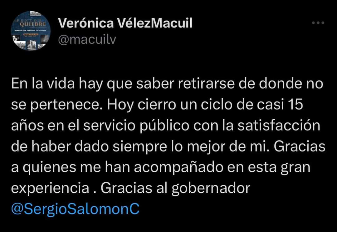 LaEntidadMX's tweet photo. #Puebla 📍Verónica Velez renuncia a la @SETtelevision_. Periodistas y activistas manifiestan su gusto ante tal renuncia por presuntos malos tratos y amenazas de Velez durante el barbosismo. https://t.co/iUoTeetx6U