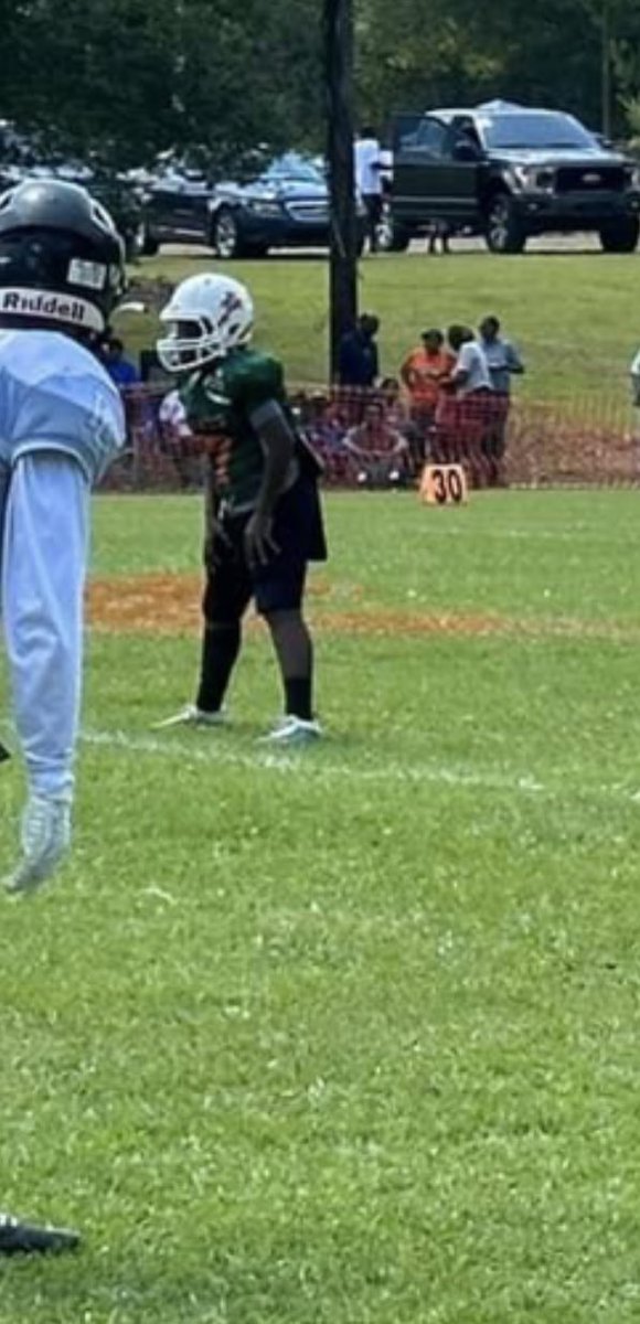 camwavyy1's tweet photo. Chase my dreams 💪🏾🏈💜.. https://t.co/DiOw8XRbaX