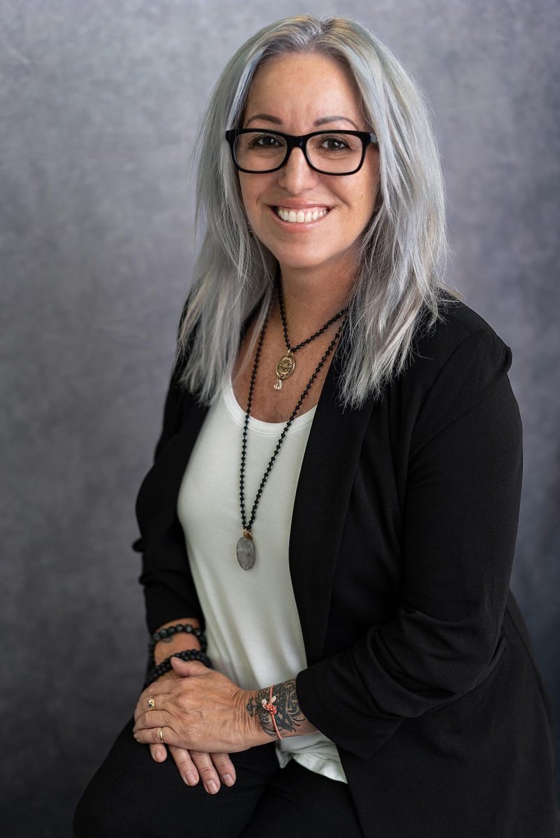 HealParents's tweet photo. Hello, wonderful parents!
Join us as we welcome Beth Lynch to the June 15th meeting of #HelpingParentsHeal
5pm PT, 6pm MST, 8pm EST
The evening begins w a brief discussion on Spirit &amp; healing followed by messages from those crossed over🌟 https://t.co/fPKmL98eMf