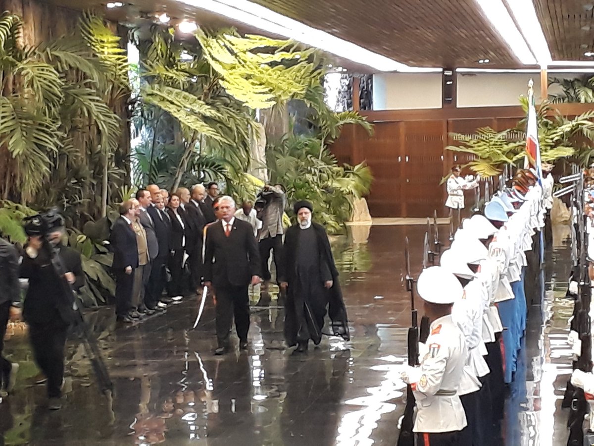 El Primer Secretario del Comité Central del Partido y Presidente de la República <a href="/DiazCanelB/">Miguel Díaz-Canel Bermúdez</a>
recibió en el Palacio de la Revolución  al presidente de la República Islámica de Irán, Excmo. Sr. Dr.  Seyed Ebrahim Raisi. 
<a href="/radiorebeldecu/">Radio Rebelde - Cuba</a>