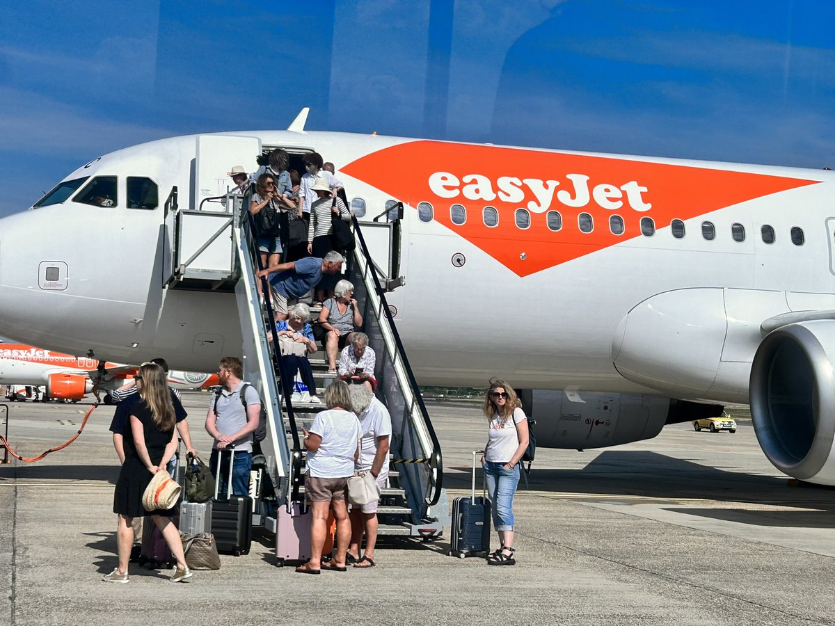 Stephanie U-P tweet media