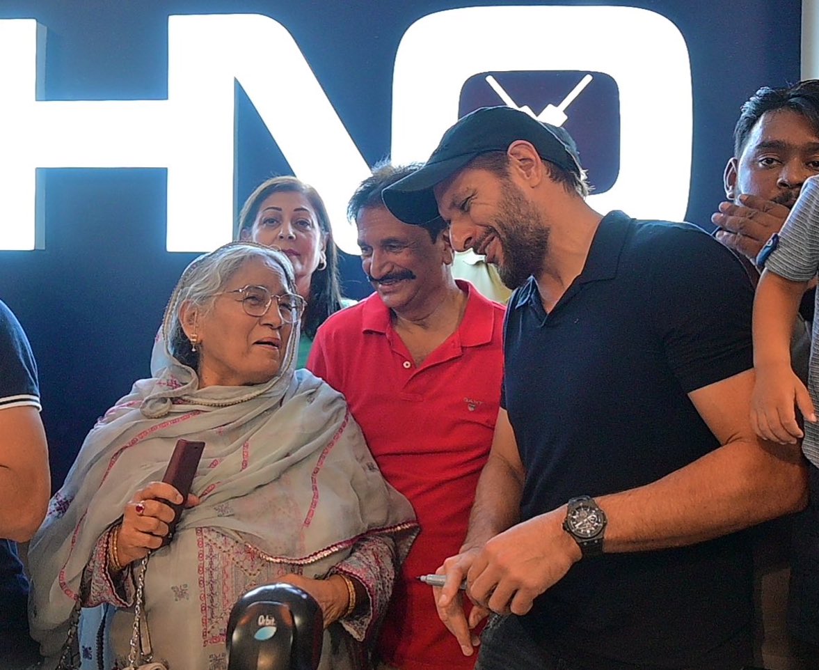 Maham Gillani (@dheetafridian) on Twitter photo Such a lovely picture. Shahid Afridi is loved by all age groups. 🫠❤️
#ShahidAfridi <a href="/SAfridiOfficial/">Shahid Afridi</a> Such a lovely picture. Shahid Afridi is loved by all age groups. 🫠❤️
#ShahidAfridi <a href="/SAfridiOfficial/">Shahid Afridi</a>