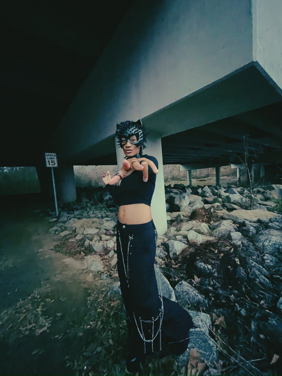 ravensnest_'s tweet photo. ⌚️Times Reveals All
“NOT NO DUMMY” Music Video is out nowwwwwwww on my YouTube page
#Notnodummy #ravenrichards #miami #rap #sing #musclecar #jeeprenegade #jeep #rose #love #rockandroll #skullsandbones #tarot #witch #sza #today #dontoliver #erykahbadu #newmusic #222ep #model https://t.co/ASkg0DUSJn