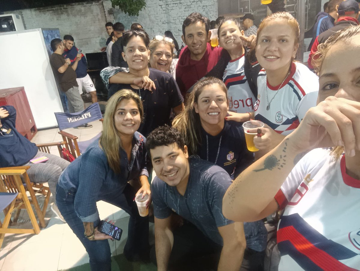 Elimin🧚🏼‍♀️s pero HEY !! Las risas no faltaron a esta gran flia de GA 🍻💙❤️😁, no es un Adiós es un hasta pronto ⏳,prometemos volver mejor🤞🏻! 
Gracias a nuestros auspiciantes y la gente que confió en nosotras 🤝
Nos vemos en el clausura 👋🔥🧨 <a href="/ligadetuiteros/">Más Liga</a>