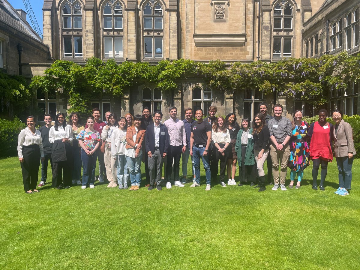 #ThrowbackThursday to just 3 weeks' ago, when we welcomed graduate students from our sister @Cambridge_Uni college @HomertonCollege for a joint Graduate Research Day. Thank you to all those who presented, & esp to our Tutor for Graduates, Prof Isabel Ruiz, @Naughtweek.