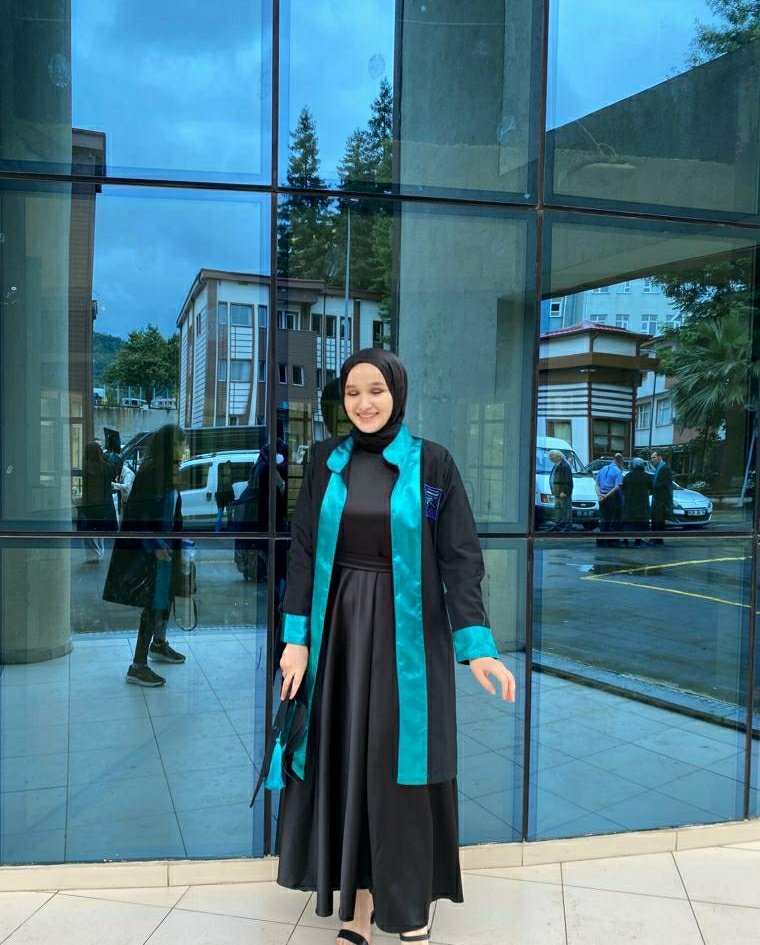 Beeenn mezunn oldummm🥳🎓