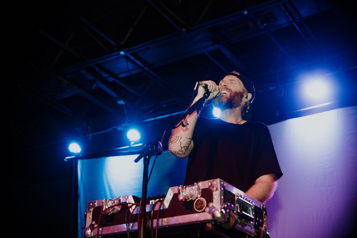 Cedarstheband's tweet photo. "I found my voice, I'd lost in the sea, I’ve seen too much, I don’t see enough, Could it make a bridge of me"... photos by @jadealexphoto
#cedarstheband #cedarsband #cedars #alternative #rock #indierock #alternativerock #emo #scene #grunge #rock #alt #mockingbirds #railclub https://t.co/9E9SOHiVpG