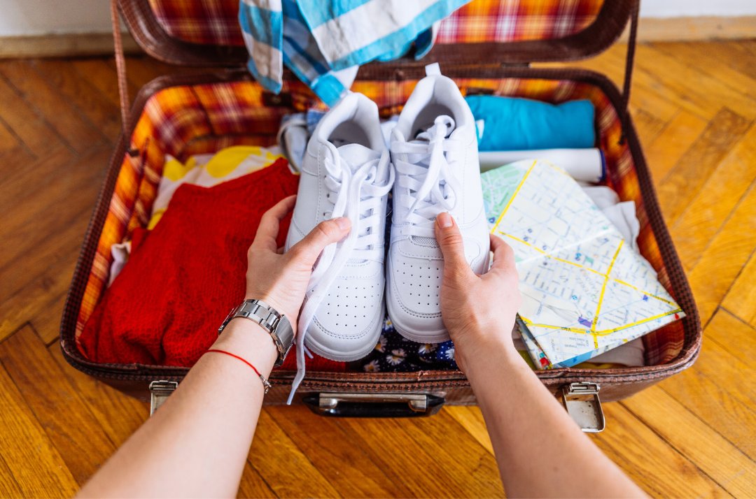 NEPodiatry's tweet photo. Don't let foot pain ruin your vacation! Make sure you pack the right shoes for your adventure! Here’s a helpful guide to finding the best pair! Check these out before you go exploring a new destination. https://t.co/Yjodqy68pO https://t.co/KezHKf34qU