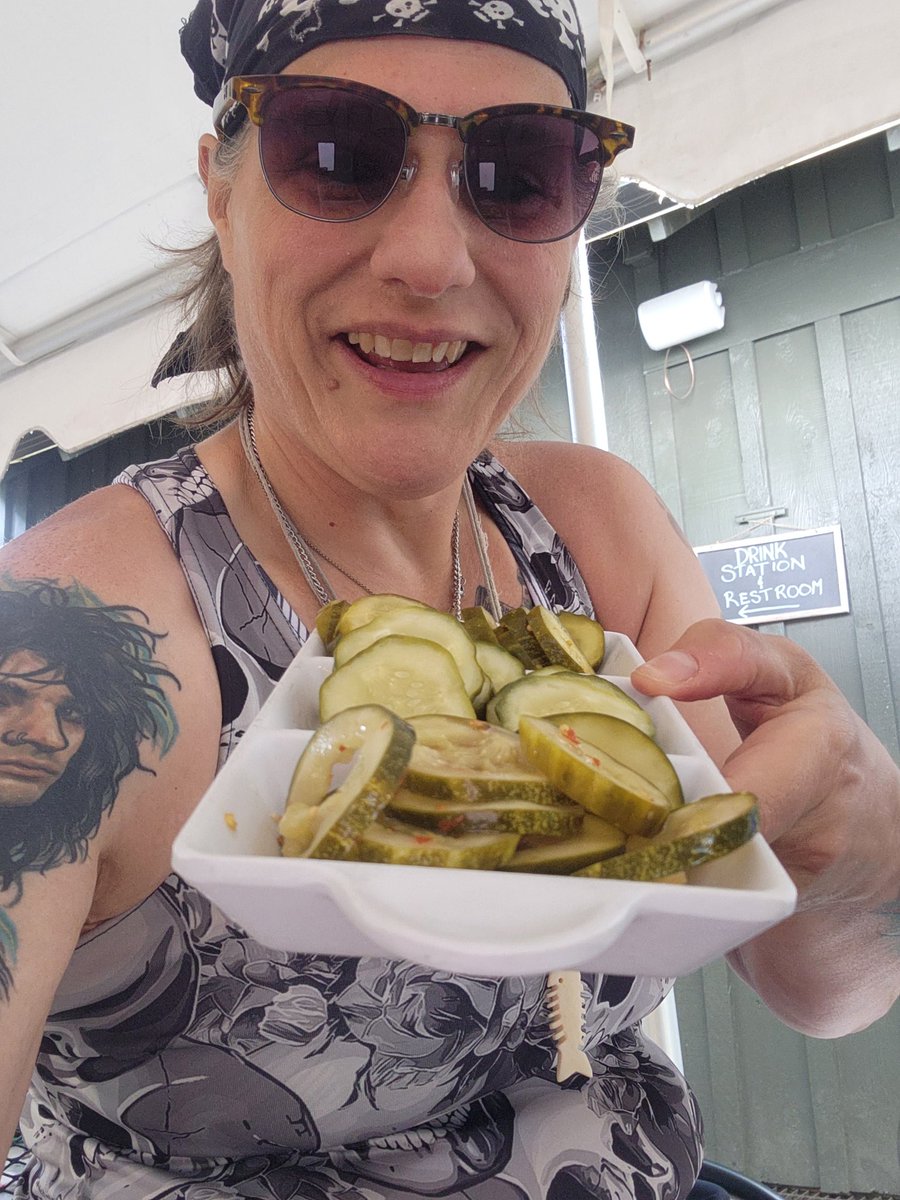 TribSportsLady's tweet photo. This pickle lover recommends the Fickle Pickle in Roswell, Ga. Soo good. #pickles #roswell #Georgia #Travel #traveling #healthcoachlife #ficklepickle https://t.co/bhhc6DLFSS
