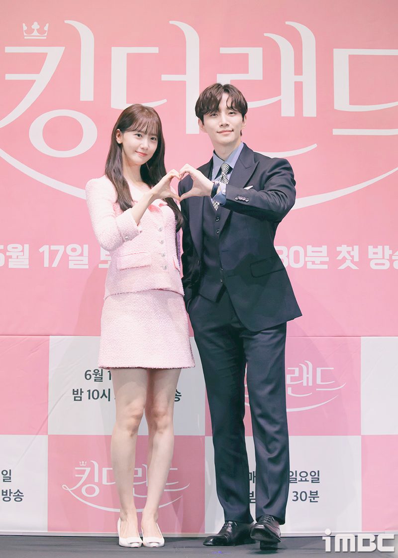 Thank you MBC, we will never forget you 🥳

#YoonA #Junho #KingTheLand