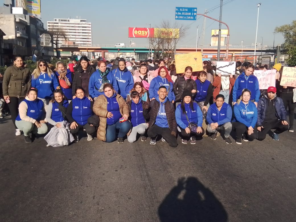 LibresdelsurL's tweet photo. #CongelenLosPrecios #LaPlataNoAlcanza #TolosaPazAjusta 

@silvia_saravia https://t.co/YMg6hp7XQE