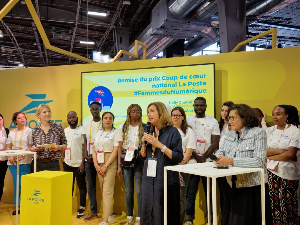 MAudeDubanchet's tweet photo. #Vivatech  | Un grand BRAVO à Eva Ngalle, fondatrice de @ti3rs_app qui remporte le concours #FemmesDuNumerique organisé par @GroupeLaPoste ! 💛👏 https://t.co/hVMtkZxro0