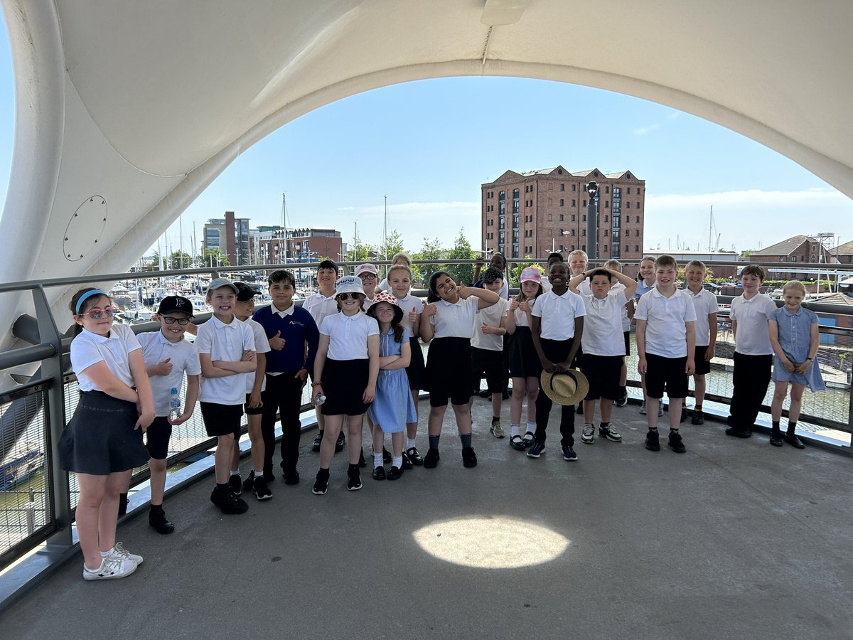 DeltaMerseyY6's tweet photo. Some more pictures from our brilliant trip today @DeltaMersey we’ve learned so much about Hull! https://t.co/5jKRiWf4RA