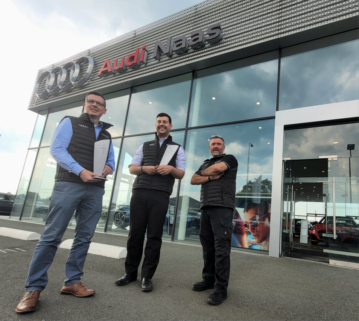 Huge congratulations to our successful Audi Naas staff members – Jonathan Brown (Service), Barry Walsh (Technology) and Michael Acheson (New Car Sales) who will travel to Munich in July to represent Ireland at the 𝐀𝐮𝐝𝐢 𝐓𝐰𝐢𝐧 𝐂𝐮𝐩 𝐖𝐨𝐫𝐥𝐝 𝐅𝐢𝐧𝐚𝐥.

Well done guys!🏆