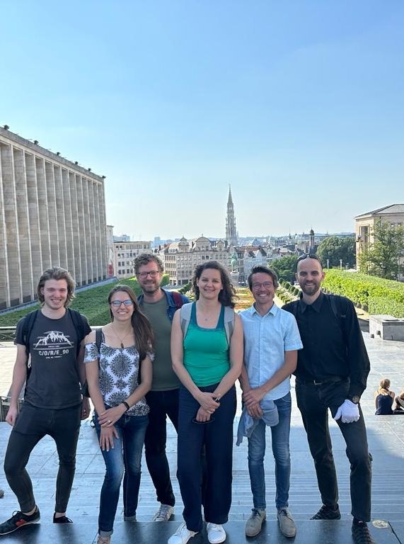 BrusselsBioarch's tweet photo. It's been a busy week discussing exciting data, planning new research directions and showing off Brussels to our FWO #CRIMEproject colleagues Matija Črešnar and Tamara Leskovar from the University of Ljubljana, Slovenia 🔥⚱️🦴🗺

#strontium #cremations #isoscapes https://t.co/ZxA2X12bHb