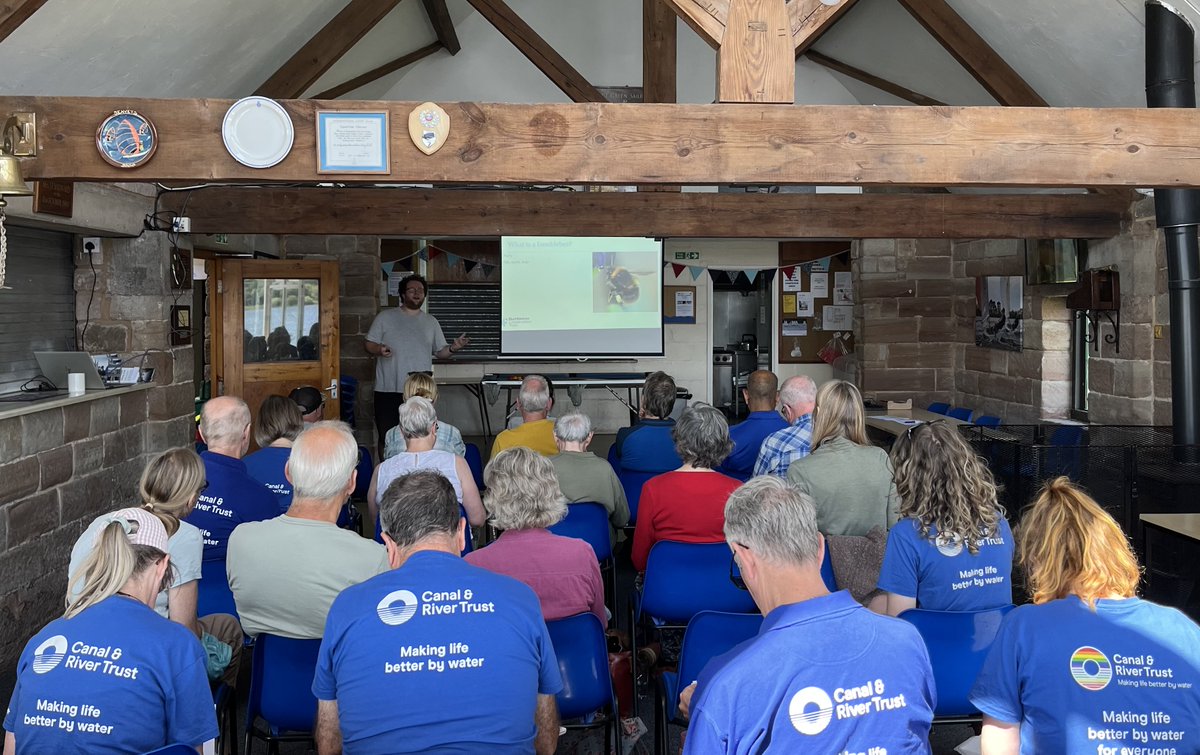As part of our Unlocking Biodiversity project, a bee-utiful day was had by our citizen science volunteers at our Bee ID workshop at Bittell Reservoir. Thanks to the brilliant Dr Richard Comont for sharing his surveying hints and tips with us. More info ⬇️canalrivertrust.org.uk/volunteer/oppo…