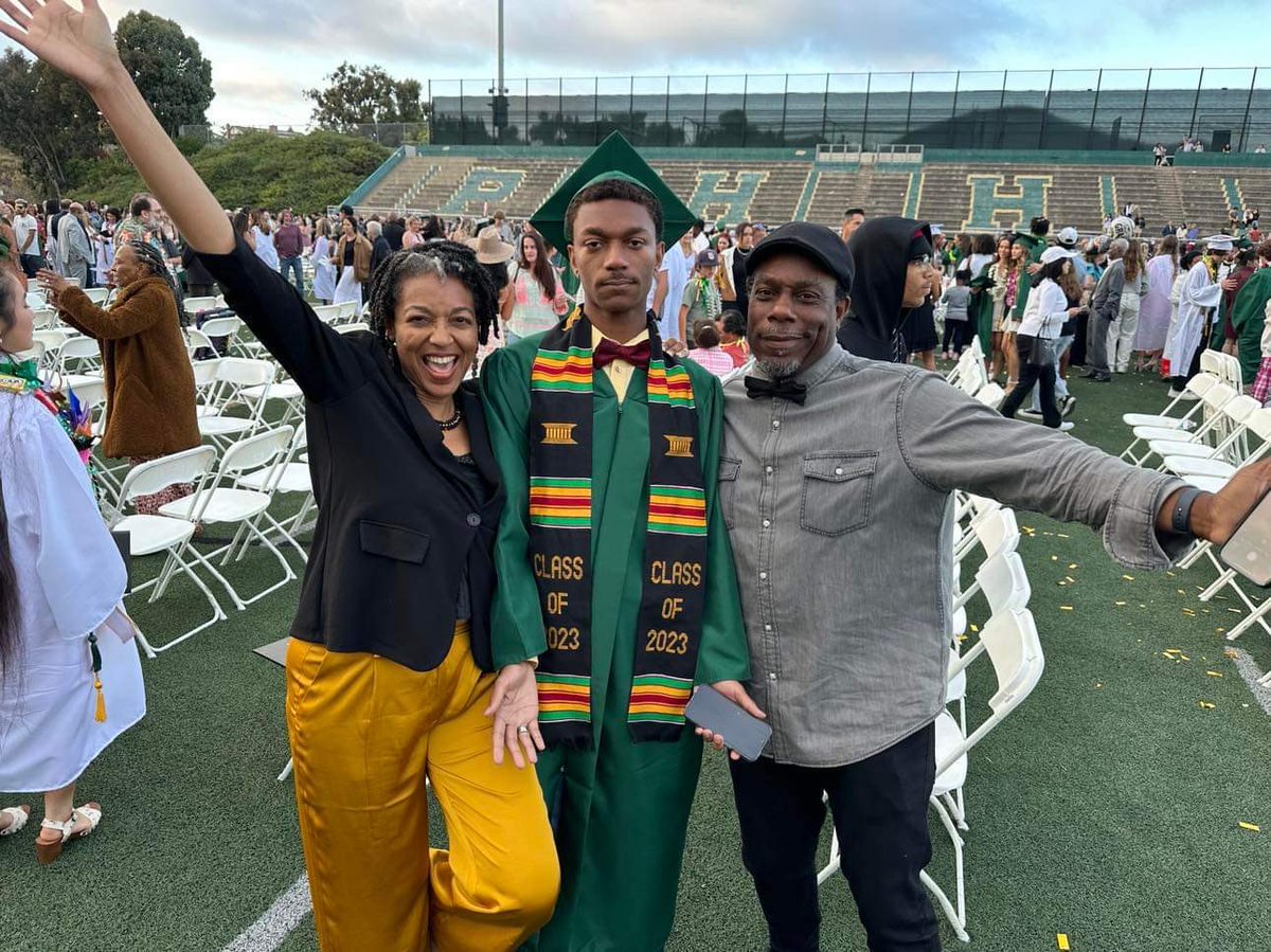 Hey #Twitter fam…PLEASE JOIN ME in CONGRATULATING my 1st born as he continues his LIFE JOURNEY by GRADUATING High School! Yay! 👨🏾‍🎓🙏🏾🥰❤️👍🏾🤯🎉🎊💵

#PatrickHenryHighSchool
#ClassOf2023
#graduation
#BetterSD

@sdschools