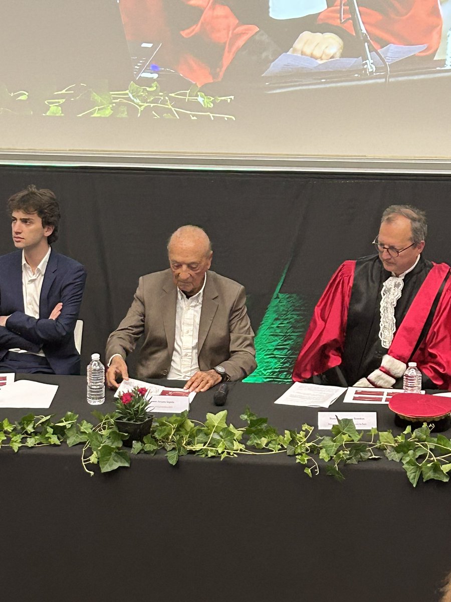 Cette année, monsieur Jacques Séguéla nous fait l’honneur d’être le parrain de promotion #CeremPharma2023 <a href="/univ_paris_cite/">Université Paris Cité</a>