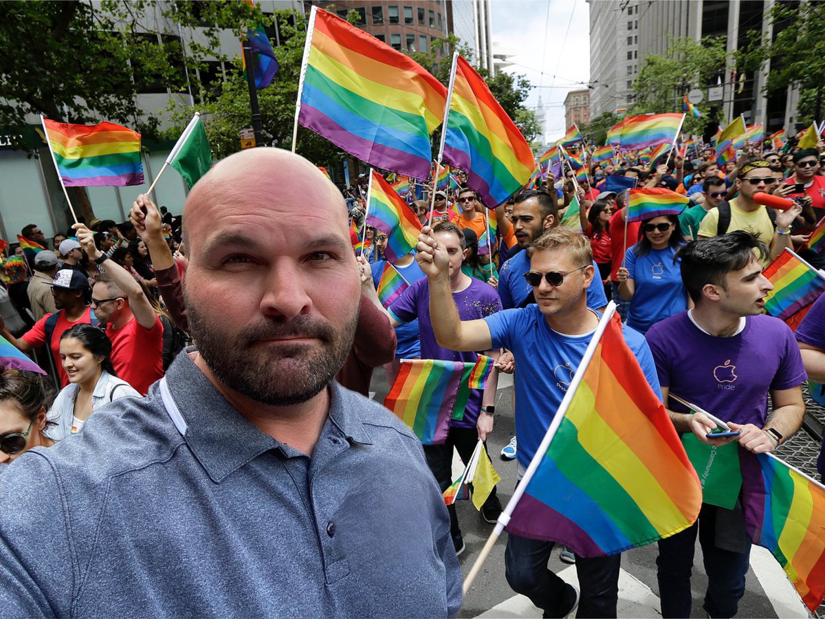 I had an amazing time at #Pride in San Francisco. Shoutout to bartender Steve at Mutt’s Butt Hut for the free drinks! 😘