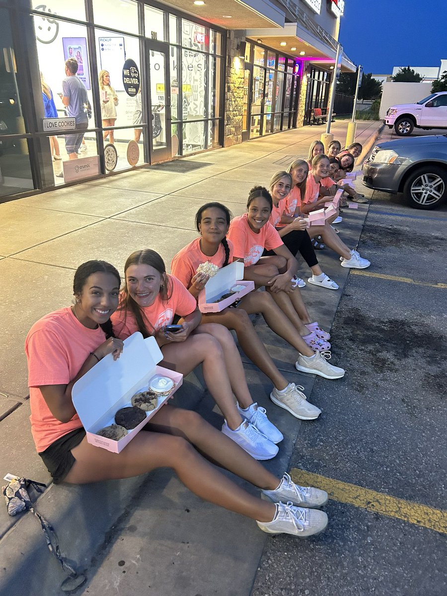 GCHS Volleyball tweet media