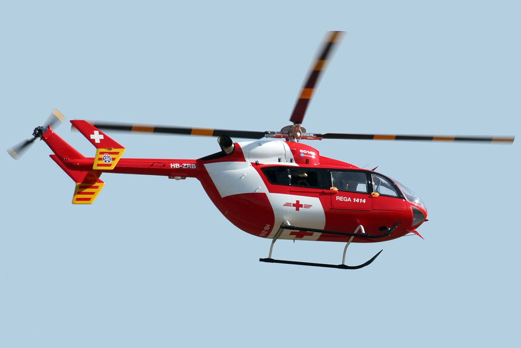 FlyJipe's tweet photo. EC145 air ambulance operated by Rega https://t.co/9tBuCFljJp