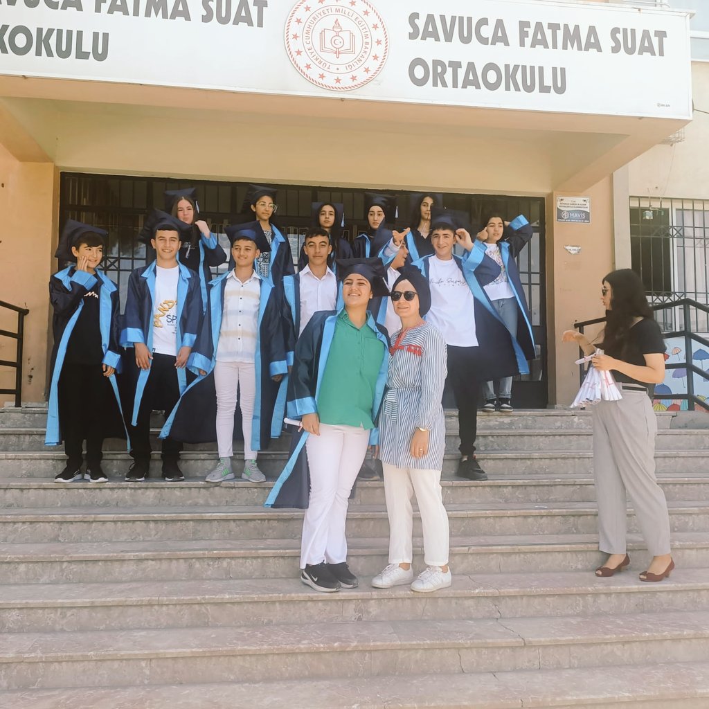 Savucafatmasuat's tweet photo. #8.sınıf öğrencilerimiz mezun oldu, başarılar diliyoruz 🎓🎓🎓🎓
@tcmeb
@Aydin_MEM 
@SokeKaymakam 
@seyfullah0966
@sokemem 
@yapiciserafetin
@cengizaydin36
@BahattinTr1
@xxxAkay1
@GSazyek 
@BurcuByktorul2 https://t.co/KkNPCpBBNY