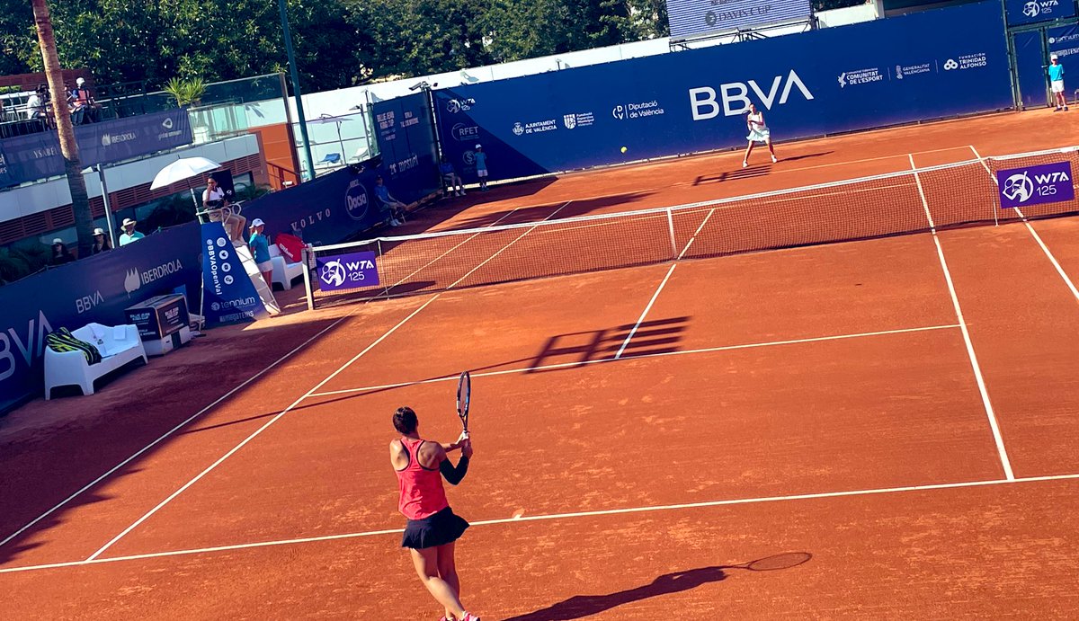 Fernando Murciego (@fermurciego) on Twitter photo Segunda ronda del <a href="/BBVAopenVal/">BBVA Open Internacional de Valencia</a> :
🇪🇸 <a href="/sara_sorribes/">Sara Sorribes</a> VS <a href="/SaraErrani/">Sara Errani</a> 🇮🇹
✌️Se viene maratón en el <a href="/Sportingtenis/">Sporting Club de Tenis</a> Segunda ronda del <a href="/BBVAopenVal/">BBVA Open Internacional de Valencia</a> :
🇪🇸 <a href="/sara_sorribes/">Sara Sorribes</a> VS <a href="/SaraErrani/">Sara Errani</a> 🇮🇹
✌️Se viene maratón en el <a href="/Sportingtenis/">Sporting Club de Tenis</a>