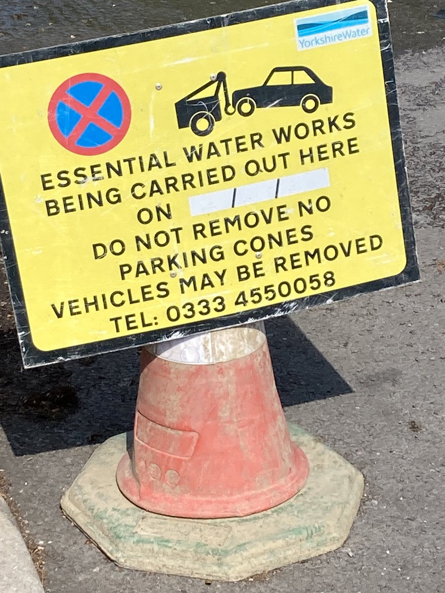 FinnemoreTom's tweet photo. @shauntberry @YorkshireWater 💯 agree @YorkshireWater but how about you fix this leak on Hallamgate Road in Sheffield?  Nearly a month of clean water (thousands of litres) going down the drain (literally). What a waste. And before you ask yes i have reported it. As have others 🙄 https://t.co/Anhf2rYP2X