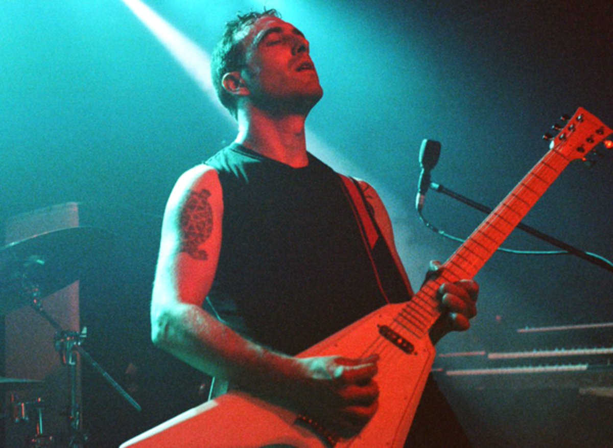 Revolvermag's tweet image. 🧜‍♀️ Hear MUTOID MAN's new rock &amp;amp; roll rager "Siren Song" shorturl.at/BFPQ6