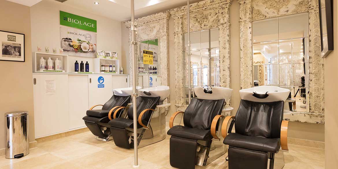 EasydryUsa's tweet photo. Want to hear directly from salons using Easydry? Check out our latest blog with Irish salon Aidan Fitzgerald. #easydry #thebetterwaytodry #salons #greensalons #ecosalons @AidanFitzgeral 

https://t.co/WokZKkirw1 https://t.co/s8rpICY1Xq