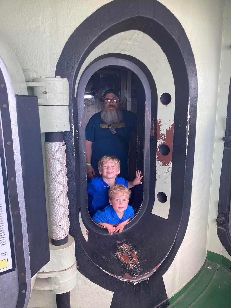Gregster42's tweet photo. Took my boys to see the #MightyA USS Alabama yesterday https://t.co/9M2FzaviGR