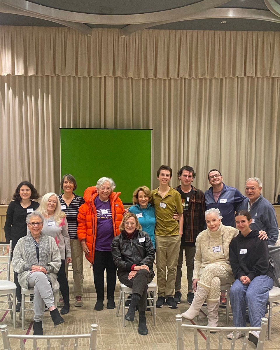 TempleEmanuelBH's tweet photo. Ready to make a difference? TEMTY empowers Jewish teens (grades 8–12) to give back and connect with their community. Join us for heartwarming Shabbat dinners, joyful holiday celebrations, impactful community projects, and more!

Learn more here: https://t.co/LJd68jwNPR https://t.co/hhklftRGKE
