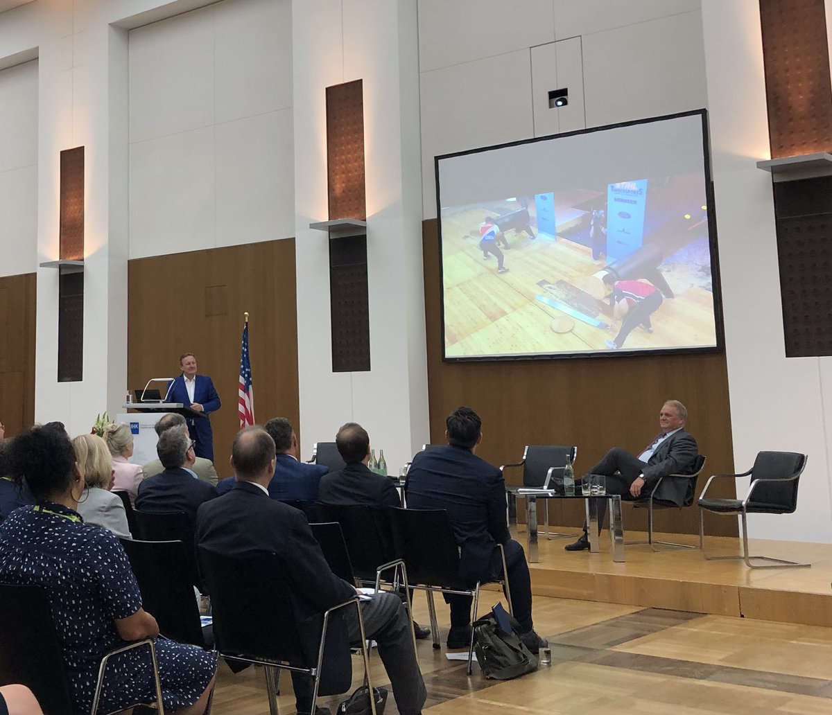 T_Henneberg's tweet image. Had a great time participating today in the #DAWT Deutsch-Amerikanischer Wirtschaftstag organized by @GACCSouth at @IHK_FFM in #Frankfurt! Good to see many members of @AmChamGermany there, as well.