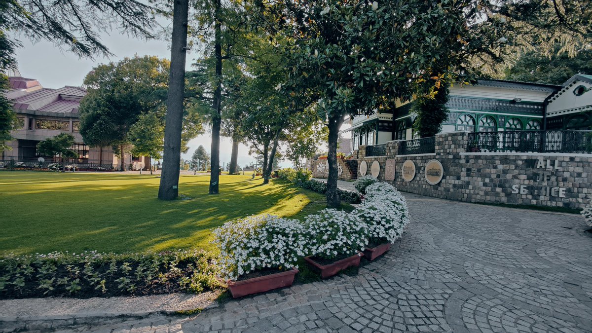 manansuri2002's tweet image. Got the opportunity to give a talk on defence #innovation #technology #indigenization at the beautiful campus of @LBSNAA_Official in Mussoorie.