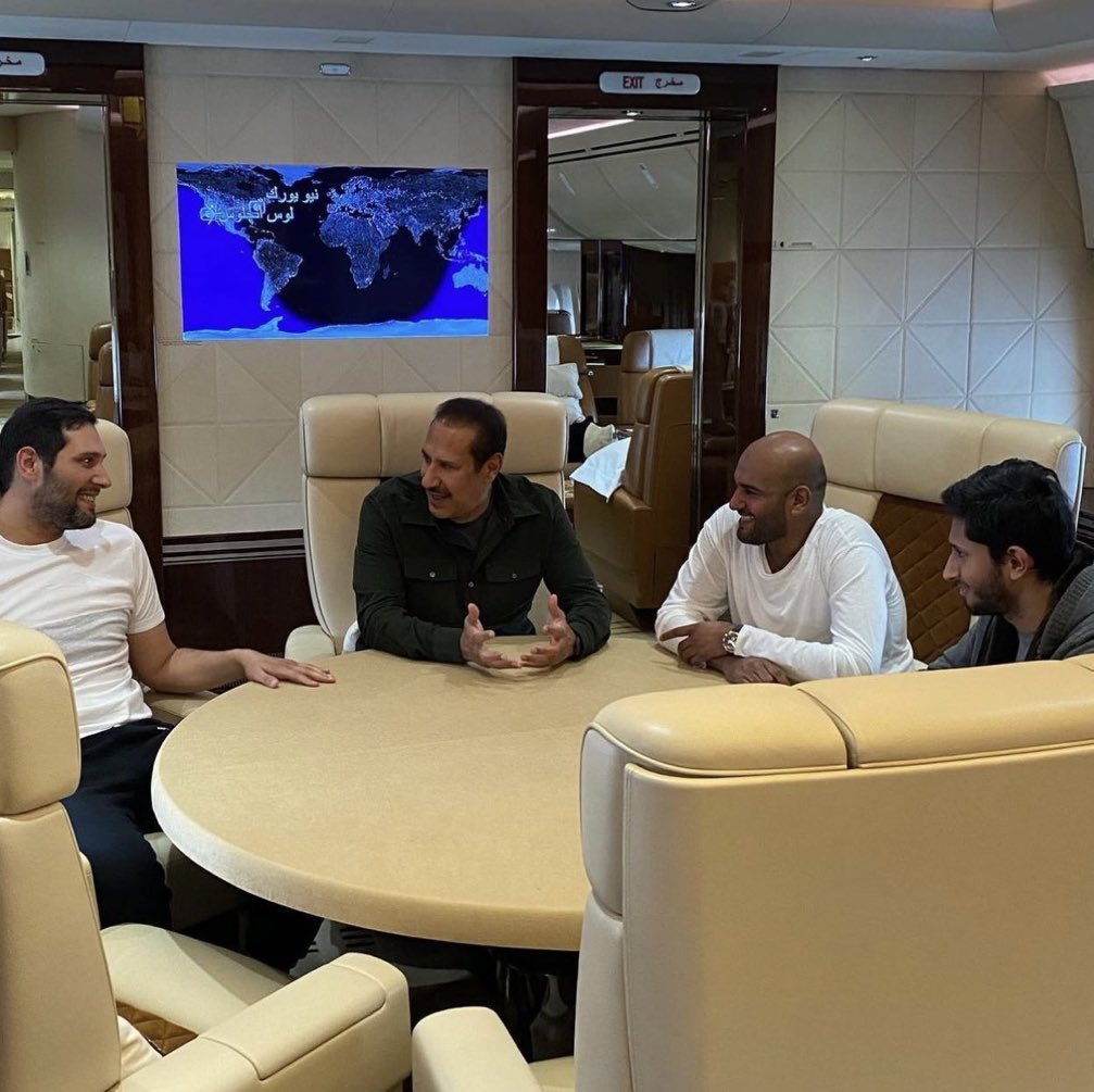 BrianofNazffs's tweet photo. 🚨🚨 BREAKING NEWS: Final meeting concluded. This is directly from Rio’s source 👀 #iknownothing #noonedoes #Qatar #dontlistentome #whoppers @ManUtd https://t.co/cFaKIegAul