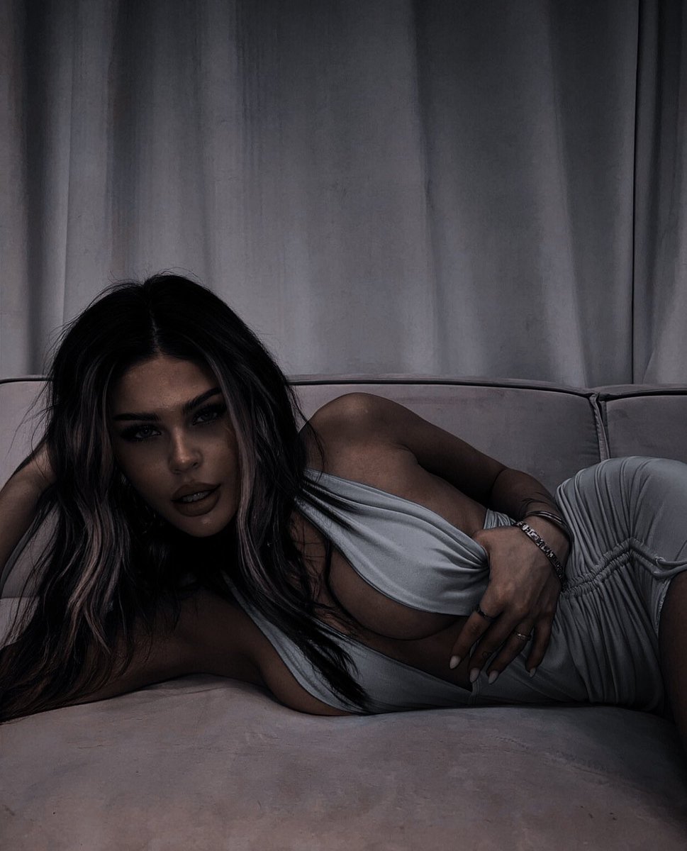 sunshinues's tweet photo. ㅤ
⠀
ㅤ ㅤ ⠀⠀⠀⠀⠀Isabella Terzo.
ㅤ ㅤ ⠀ 24. scorpio. total sIut.
ㅤ ㅤ  ⠀ unhappily married. stripper.
ㅤ ㅤ  ⠀ taboo. LEWD. mdni. 18+
ㅤ ㅤ
⠀ https://t.co/A72N0JvhNU