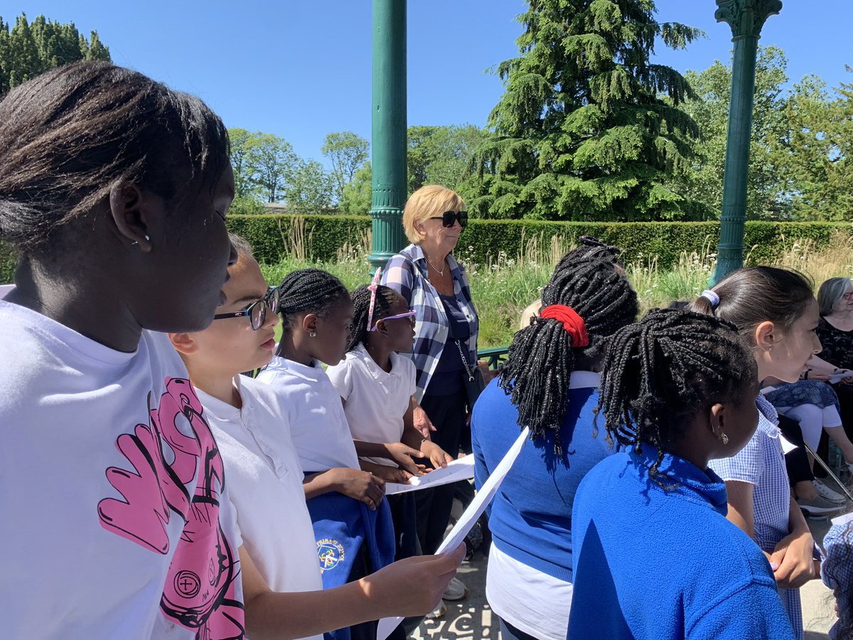 MrsLeeBPS tweet media