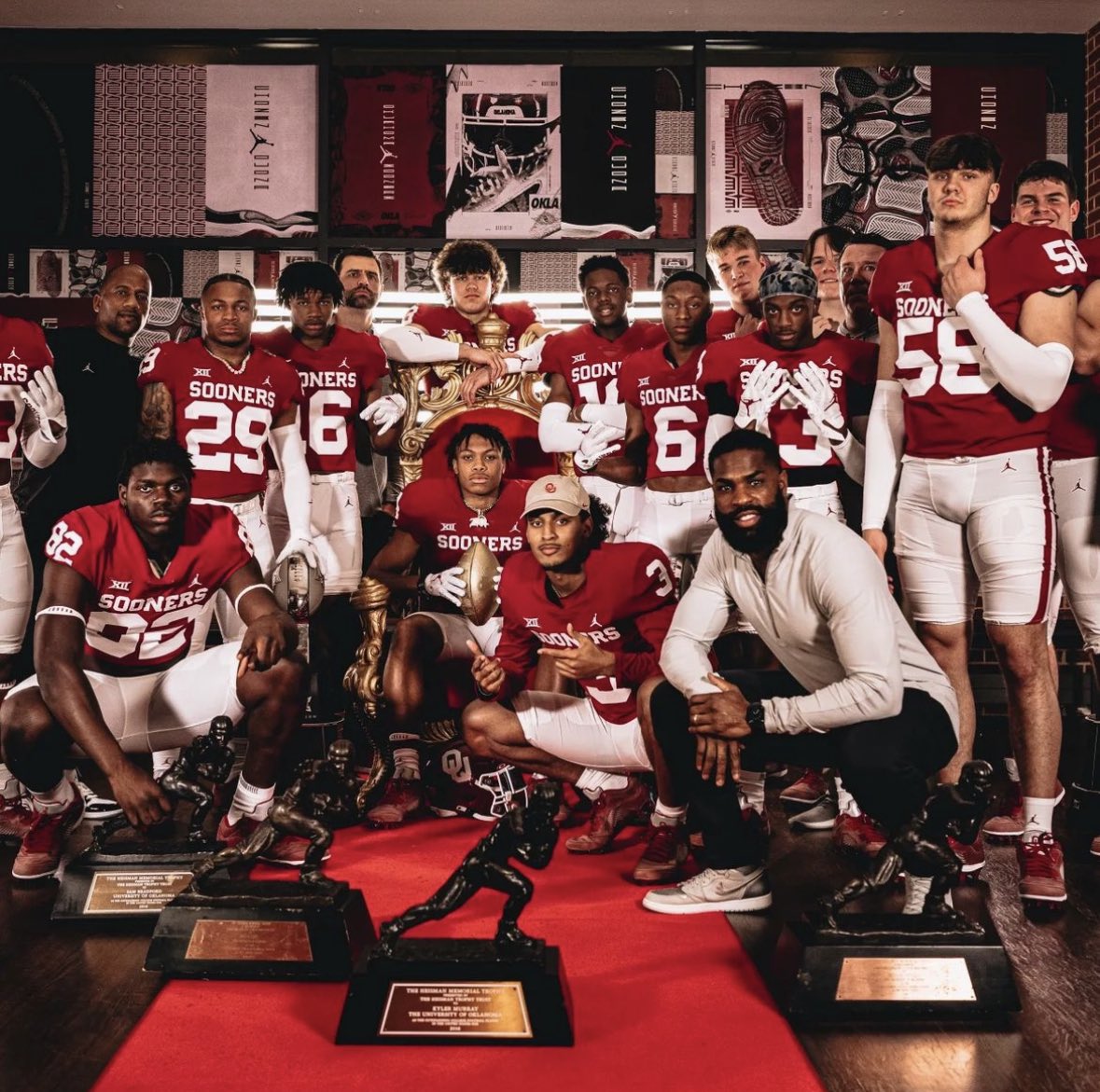 davonmitchell82's tweet image. I am in Norman 📍 @OU_Football #BoomerSooner