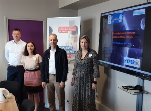 #Onestlàpourvous Comment savoir aborder son #Handicap lors d'un entretien ? 🤔
➡️Atelier animé par nos conseiller(es) et le Drh du Centre Hyper U de Baule 🙏 M. DOUCET pour votre accueil et vos conseils #insertion #recrutement #satisfaction @poleemploi_RCVL <a href="/patrick_boissy/">Patrick BOISSY</a>