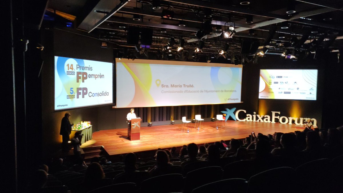 XarxaFP_SG's tweet photo. 🥇Today Barcelona celebrates #FPemprèn awards organized by @fundaciobcnfp. Entrepreneurship in Vocational Education &amp; Training. Good luck for all the teams 💪 https://t.co/GthxUaqZgL