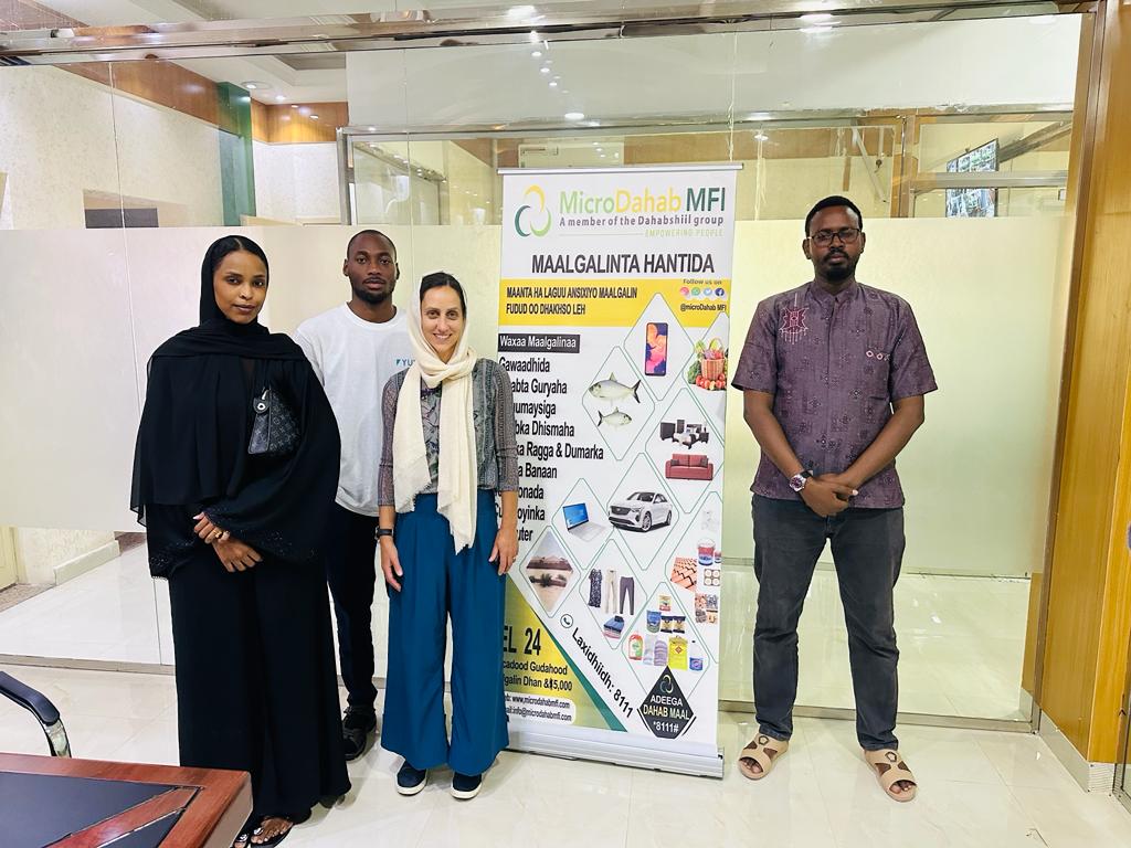 helloyux's tweet image. Collaborating for change! 🤝✨
Join us and @RESCUEorg as we drive participatory design to support vendors&apos; access to capital in crisis-affected markets. Together, we&apos;re creating opportunities for growth and resilience.
#ParticipatoryDesign #VendorSupport #HCD #Yuxdesign