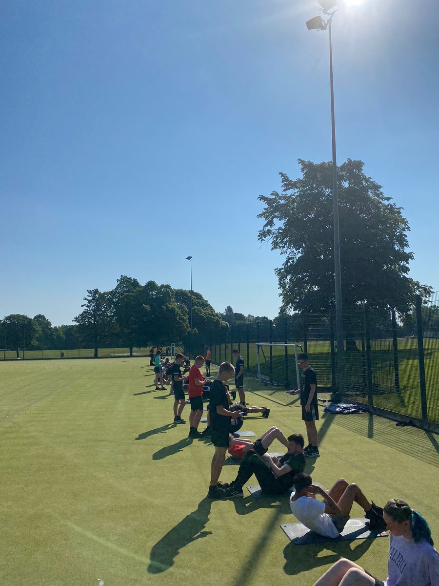 CoatbridgePE's tweet photo. S4-S6 NQ &amp; S3 Elective classes have given 100% effort during fitness testing - challenging in this weather! Lots of water breaks to hydrate. S5/S6 @Mr_MurphyPE @MrTimmonsPE classes testing M.E with 1min tests after 60m sprint tests! @CoatbridgeHigh #Fitness #Sun #PE #TargetSet https://t.co/sC3VxiuM3f