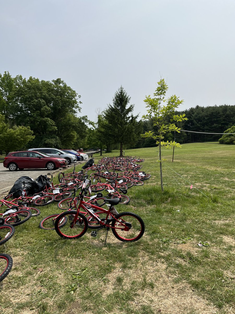 unitedwaySWPA's tweet photo. We had a great morning at #BuildABike23 in Westmoreland! Thank you to our awesome volunteers from @Elliott_Careers, @firstenergycorp, @W_Penn_Power, @Westinghouse_86 and S&T Bank who built 100 bikes for kids in our region. #ChangemakersUnite https://t.co/MQ7CprYCmy