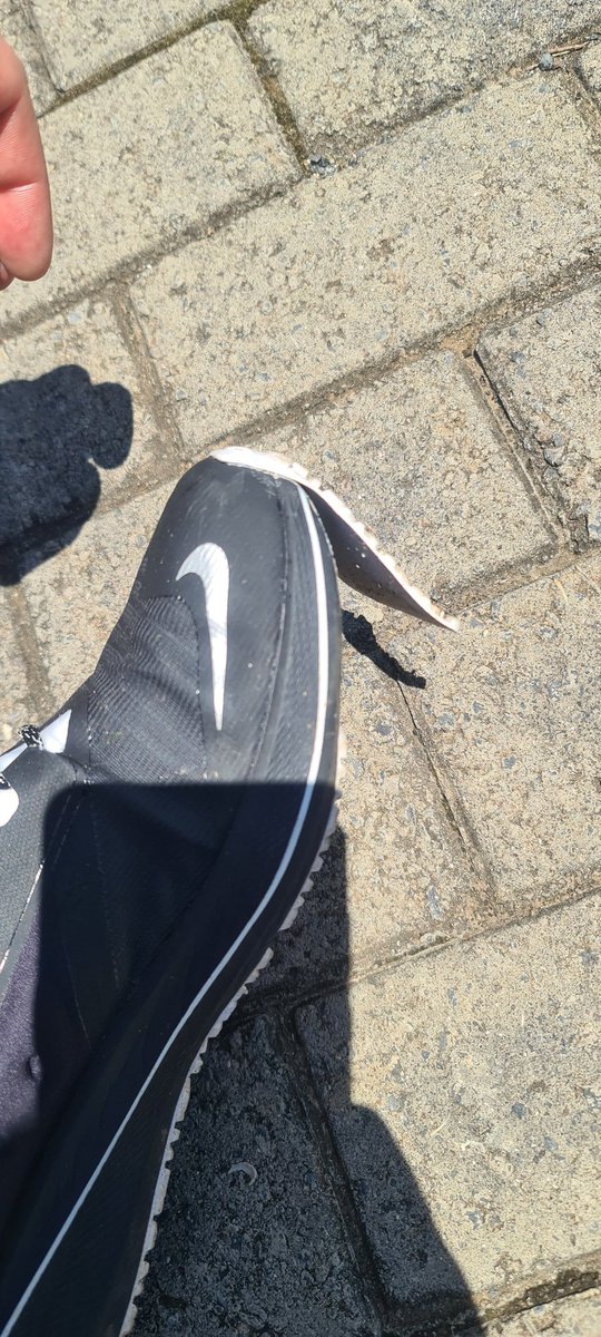 Mikejl86's tweet photo. @nikestore  can you explain why this has happened after 4 weeks from brand new ? The quality of nike trainers seems to be lacking on here
 Please can this issue be resolved 
This cause an accident where I went over on my ankle. Not acceptable https://t.co/YUMmszCPEZ