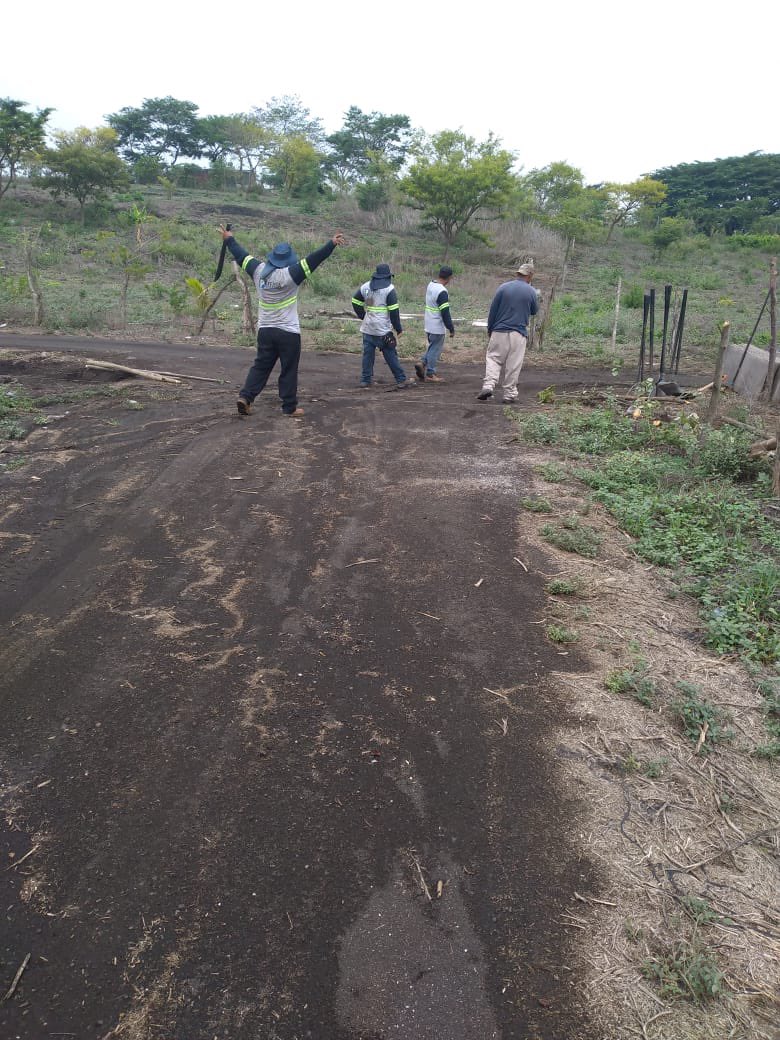 malayerbacom's tweet photo. #DenunciaAmbiental | Agricultores de la finca Argentina, en San Juan Opico, denuncian que sujetos armados los han sacado de sus parcelas, diciendo que las tierras estatales que trabajan pertenecen a la empresa Solar Capital, S.A. de C.V. https://t.co/UQuDtJS3YM