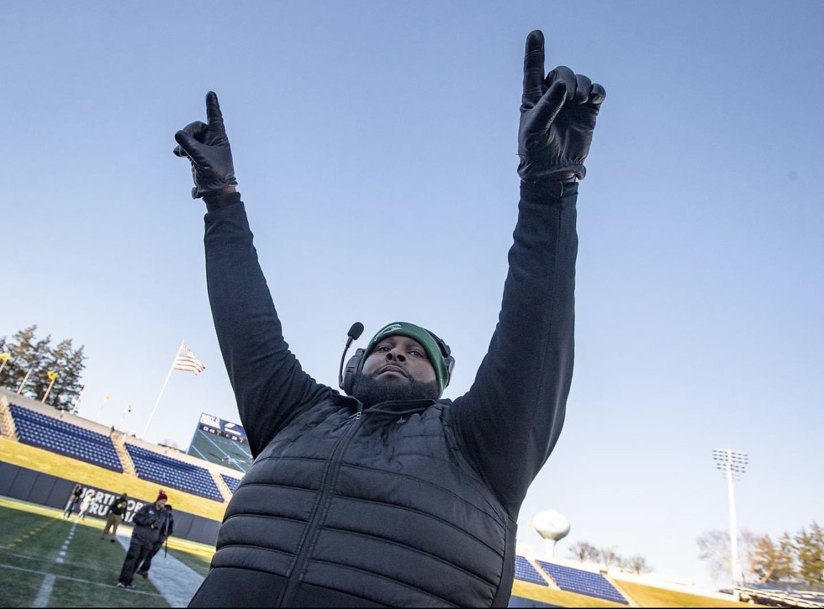 RealChadRicardo's tweet image. Breaking: @CoachQuick_ has been named interim Head Coach of the Archbishop Carroll Lions.

Quick has served as associate head coach for the last 3 seasons and been an assistant since 2015. He’s also one of my personal favorites and a damn good man.

Former coach, Rob Harris is…