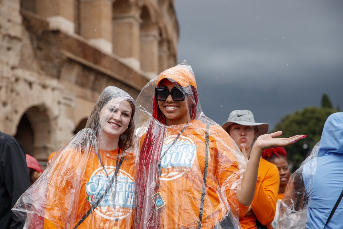 rain or shine!! 

#GoLadyVols // #LadyVolsAbroad