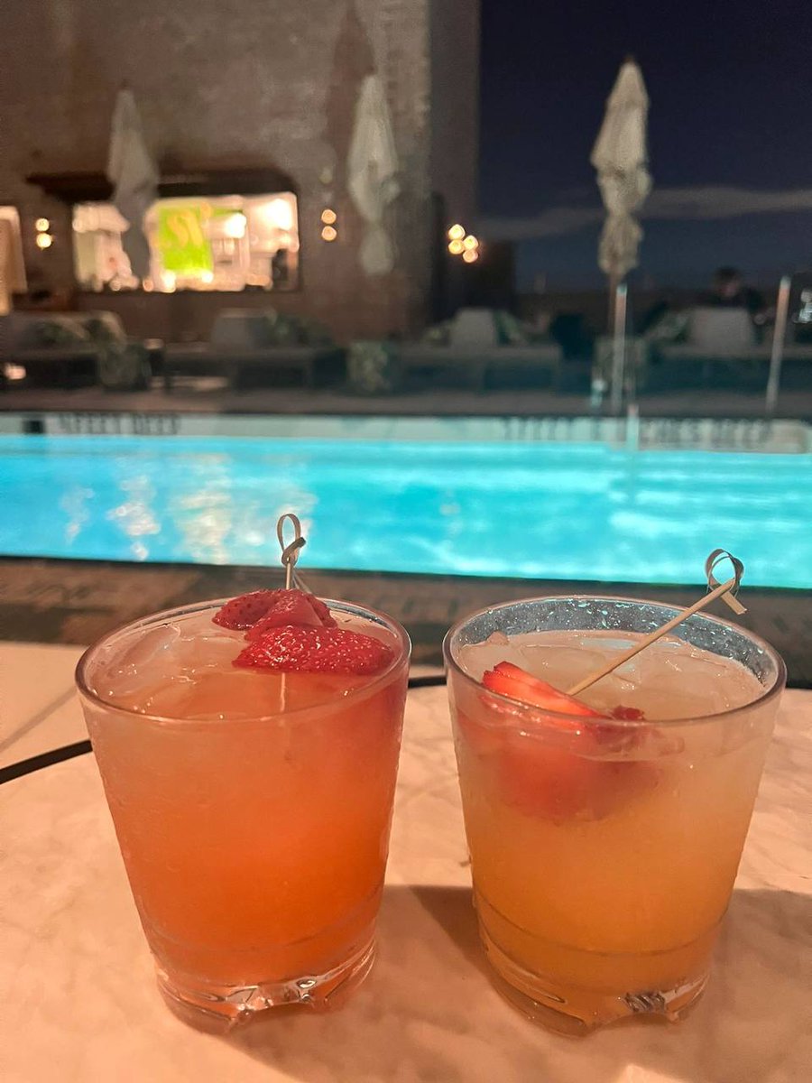 keshiahill98's tweet photo. We’re all about drinking pure deliciousness straight from the source #best #like https://t.co/FJCTGrbKLc