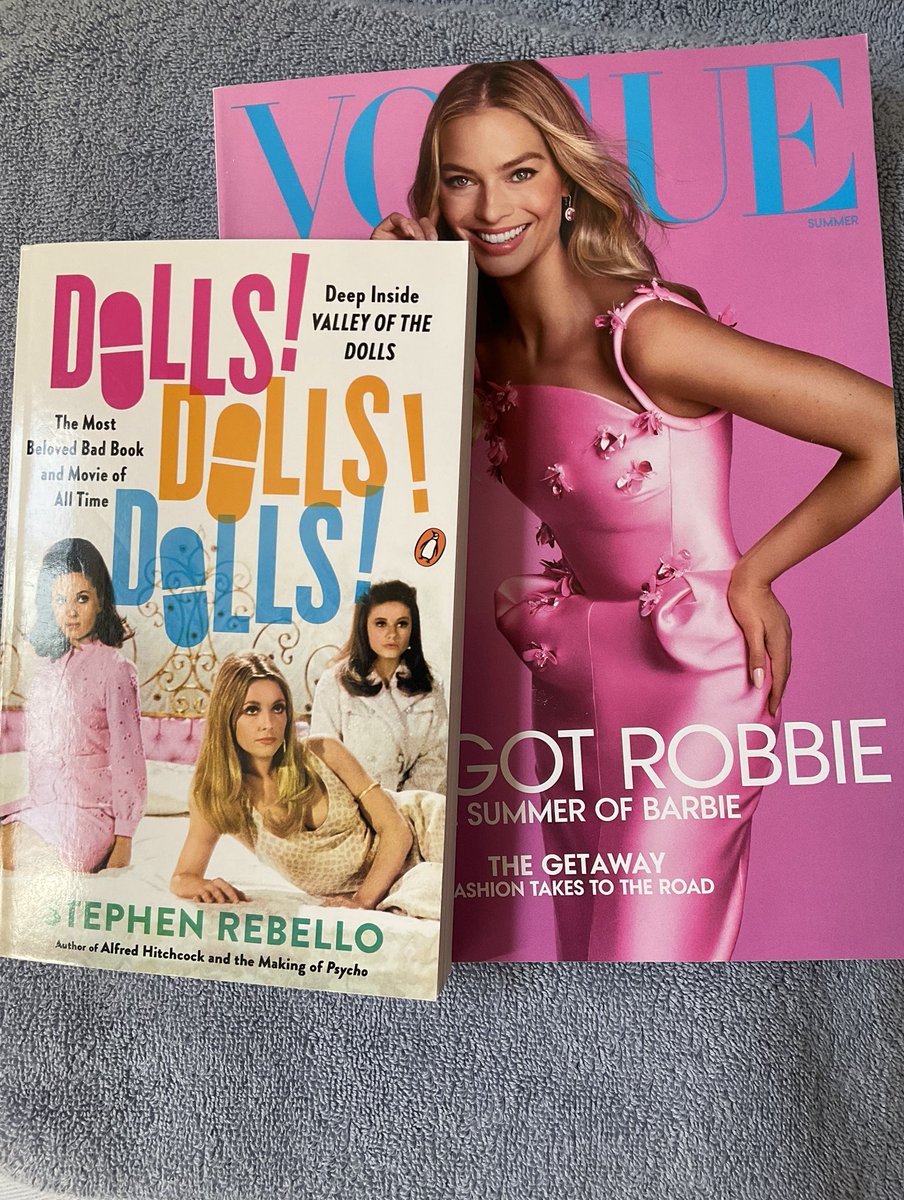 silverscreenboy's tweet image. I do love themed reading. #Barbie #BarbieMovie #ValleyoftheDolls #SharonTate #MargotRobbie #Vogue