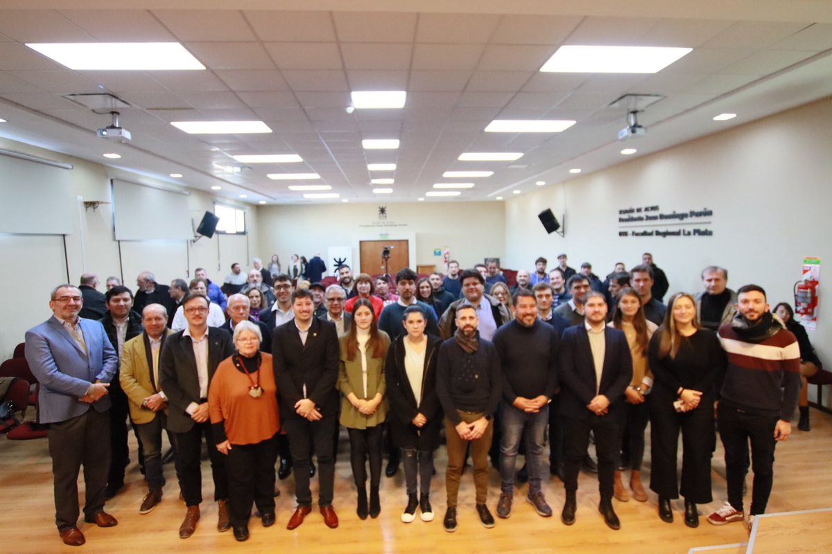 Con más de 500 inscriptos, presentamos la Diplomatura en Mantenimiento de Instalaciones Hospitalarias y Equipamiento Biomédico creada a partir de un convenio con la UTN

Busca proporcionar conocimientos teórico-prácticos para el desarrollo de los y las trabajadores hospitalarios.